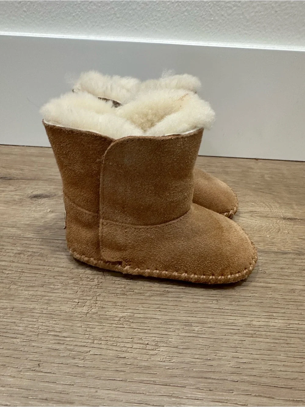 Ugg Caden 4/5 Baby Shearling Lined Suede Baby Booties — Camel chestnut brown tan